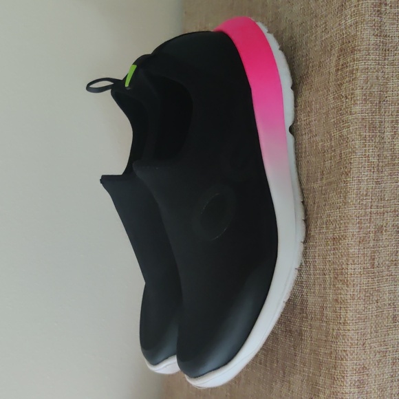 OOFOS OOMG SPORT LOW SHOE PINK FADE SZ 8 - Picture 3 of 12